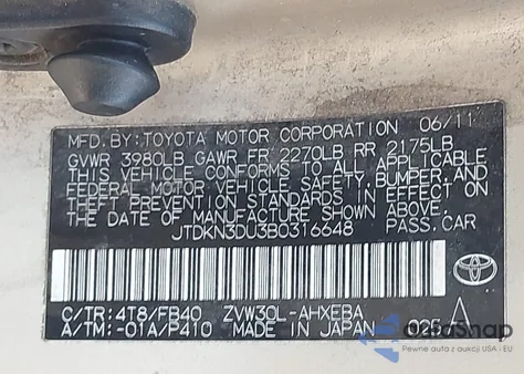 2011 Toyota Prius Three z USA, uszkodzony, nr VIN JTDKN3DU3B0316648